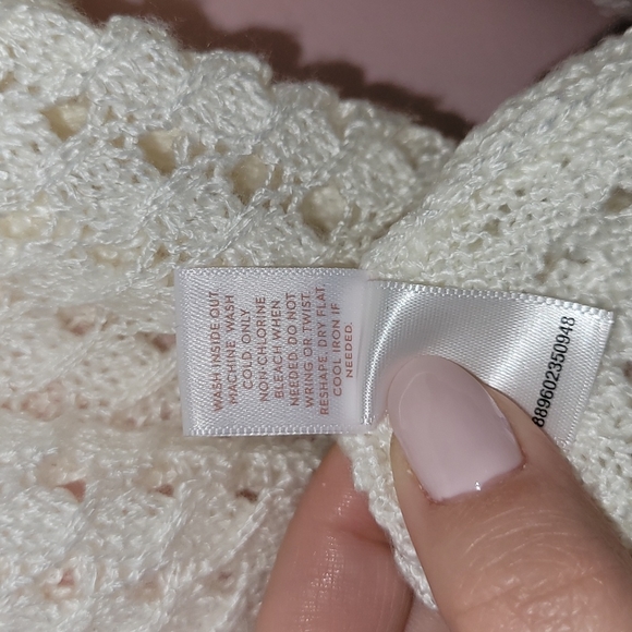 Lauren Conrad Bell sleeve top - Picture 5 of 6